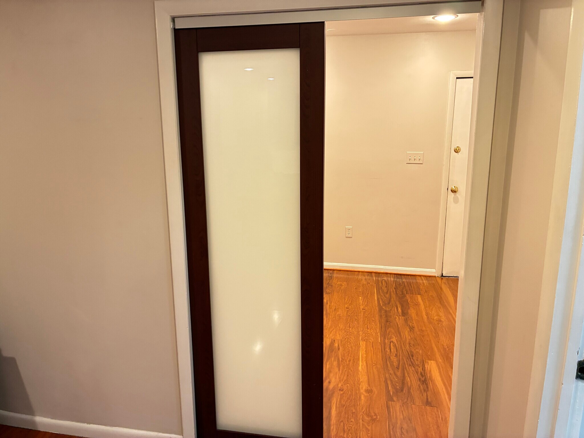 Building Photo - 625 C St NE