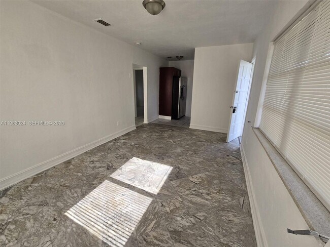 Building Photo - 17193 NE 18th Ave