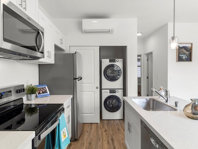 Building Photo - Brand New Construction 1 bed 1 Bath Availa...