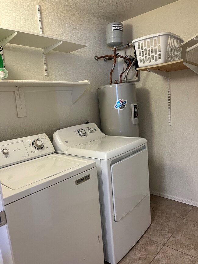 Building Photo - 5302 E Van Buren St