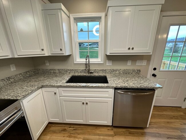 Building Photo - 177 Peregrine Pl