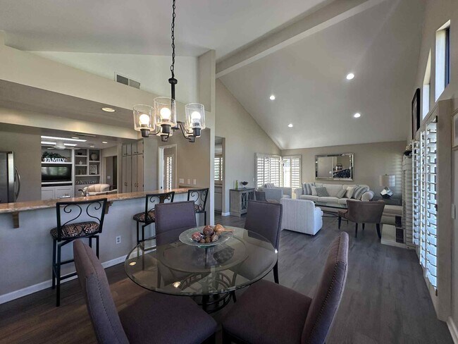 Building Photo - 4 Hermosillo Ln