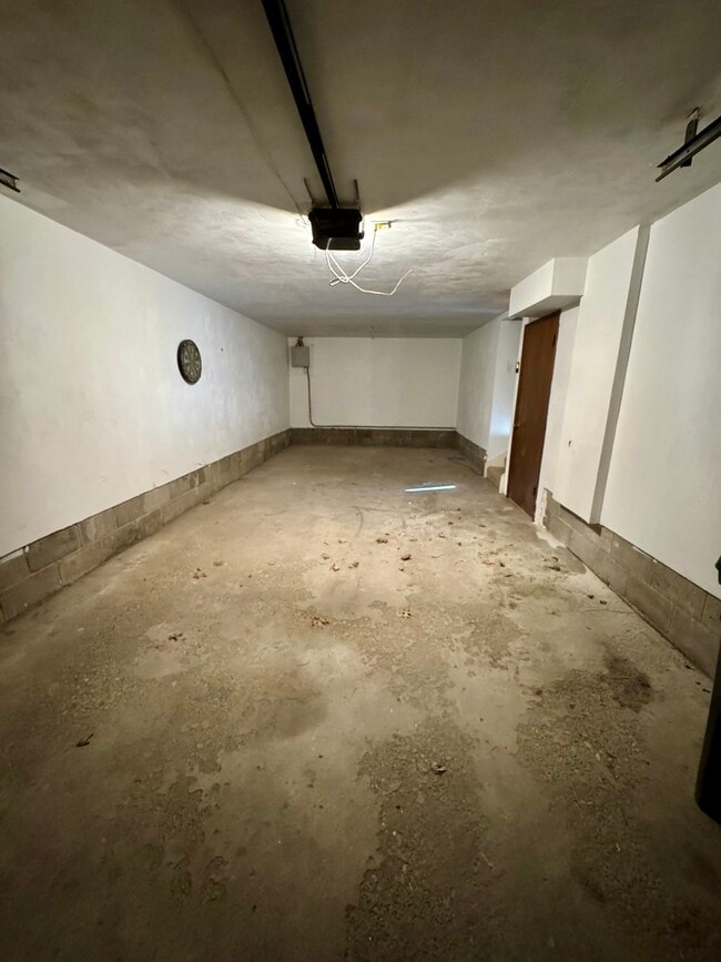 Building Photo - 3513 W 31st St