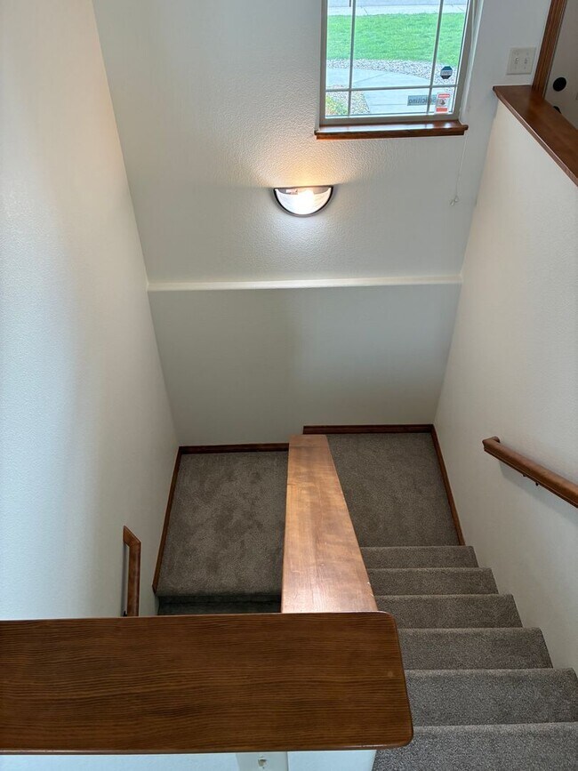 Building Photo - Beautiful 3 bedroom, 2 Bath Ranch with Attached 2 Car Garage and Fenced In Yard-The Meadows in We...
