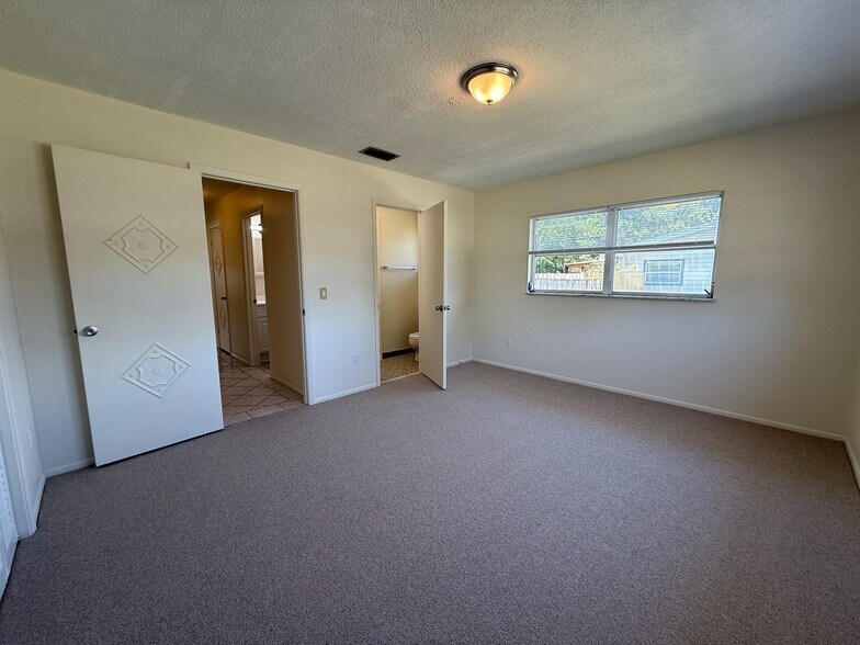 Bedroom 1 - 209 Phoenetia Dr
