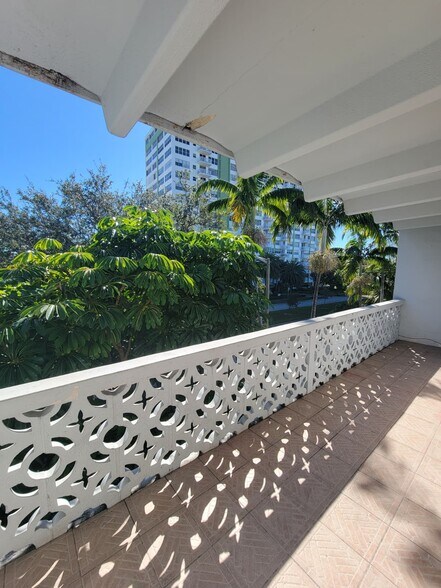 Building Photo - 2005 Sans Souci Blvd