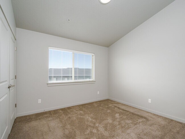Building Photo - 1141 E 1320 S