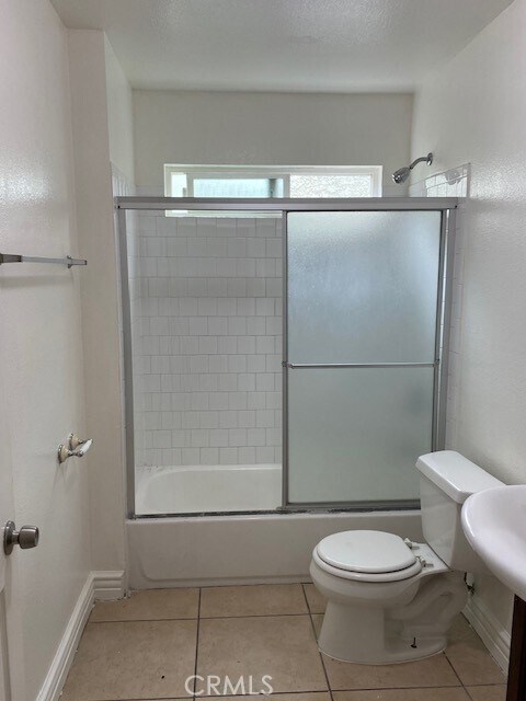 Building Photo - 650 E 81st St