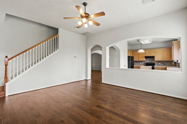 Building Photo - 4030 Chestnut Bend
