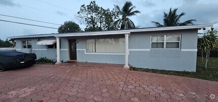 Building Photo - 870 NW 173rd Terrace