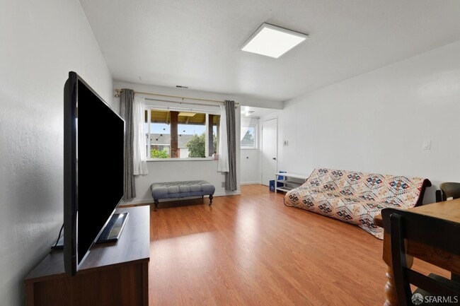 Building Photo - 3421 Roosevelt Ave