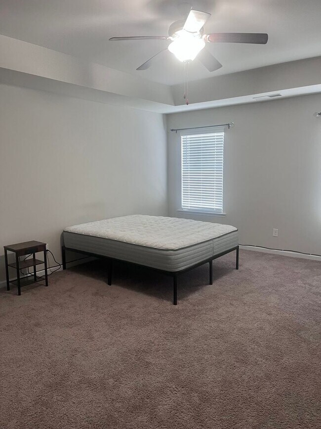 Building Photo - Nice home in Atlanta Area