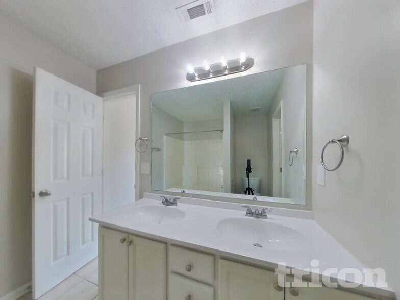 Building Photo - 2023 Fiona Way