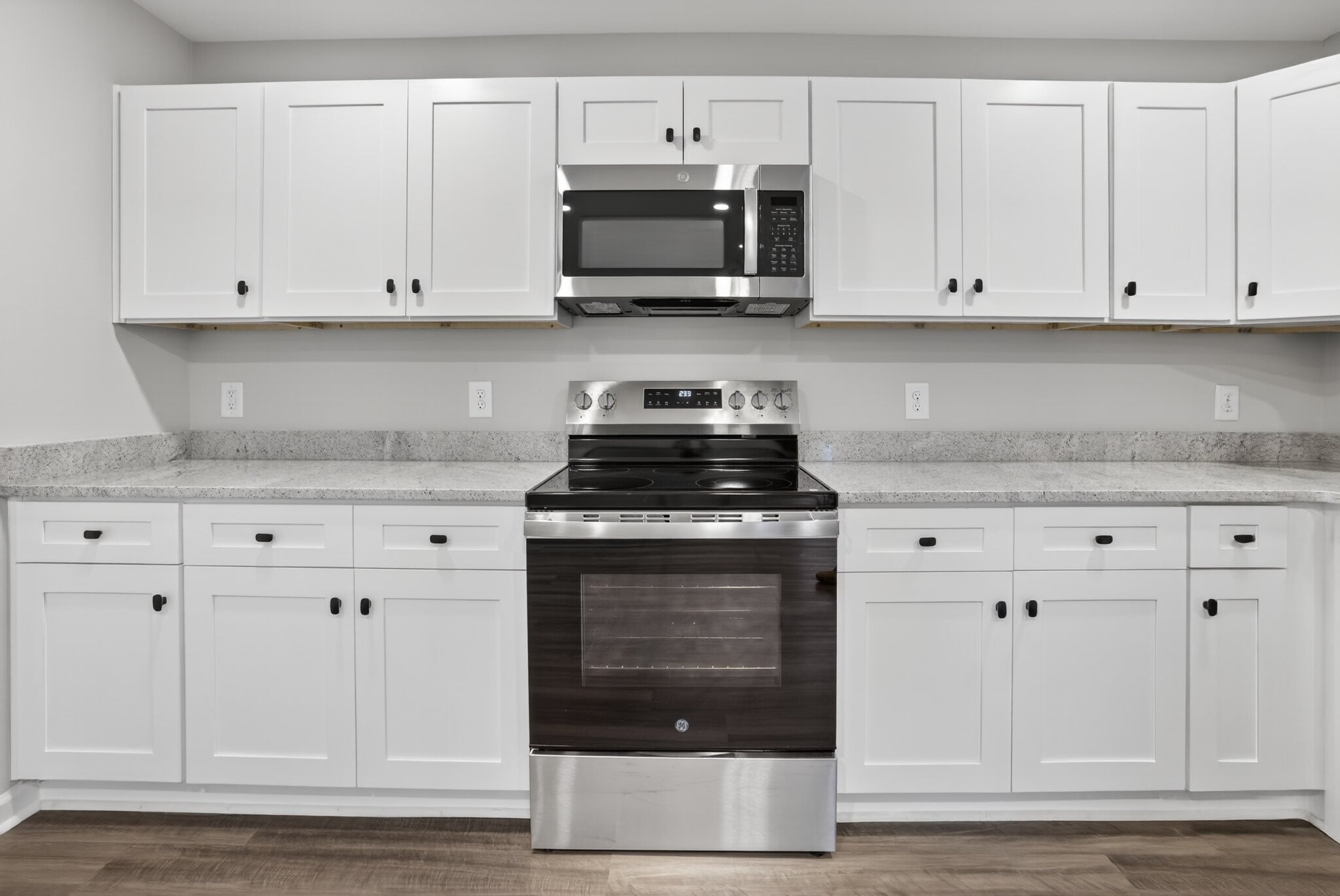 Building Photo - 7055 Hanesbrook Cir