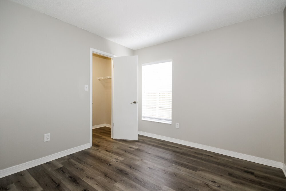 Building Photo - 1554 Thistledown Dr