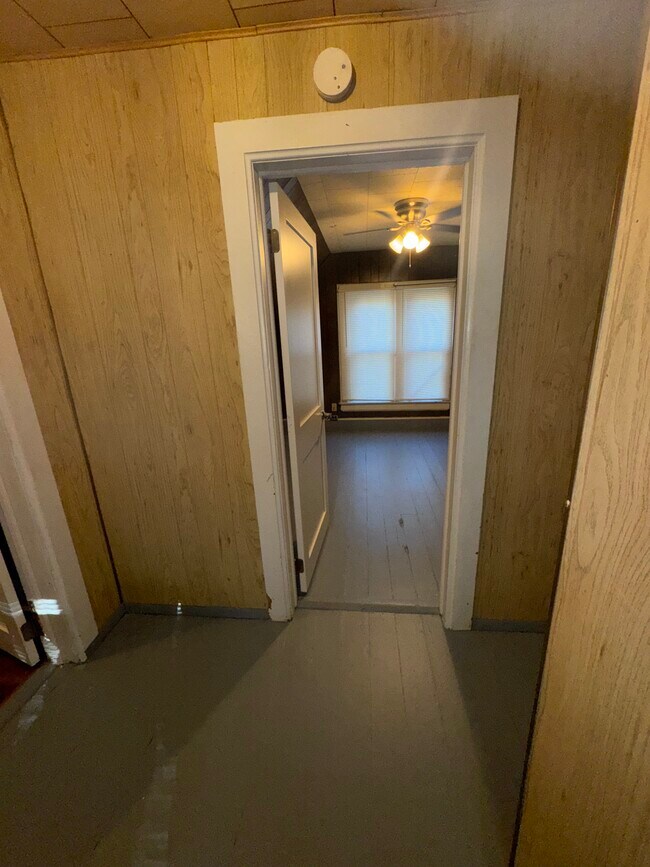 Building Photo - 420 W College St