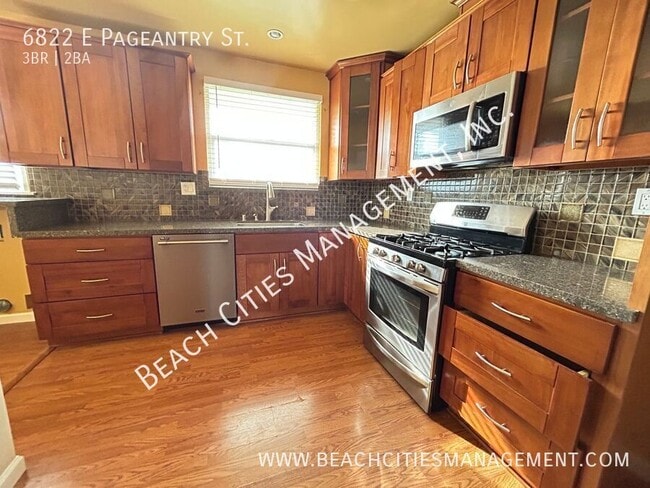 Building Photo - 6822 E Pageantry St