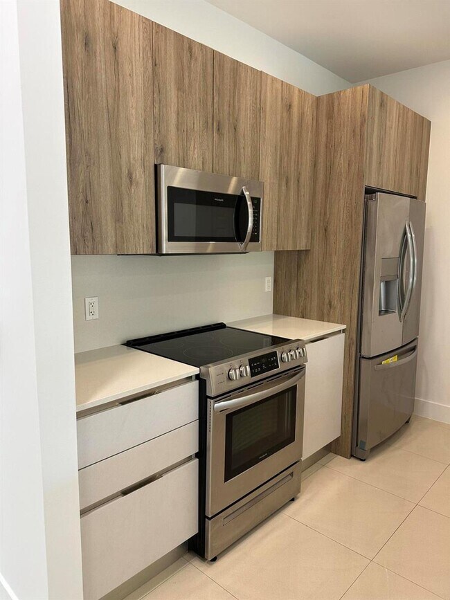 Building Photo - Northeast 17th Avenue, Fort Lauderdale, FL 33304 - 2 BR 2.5 BA townhouse