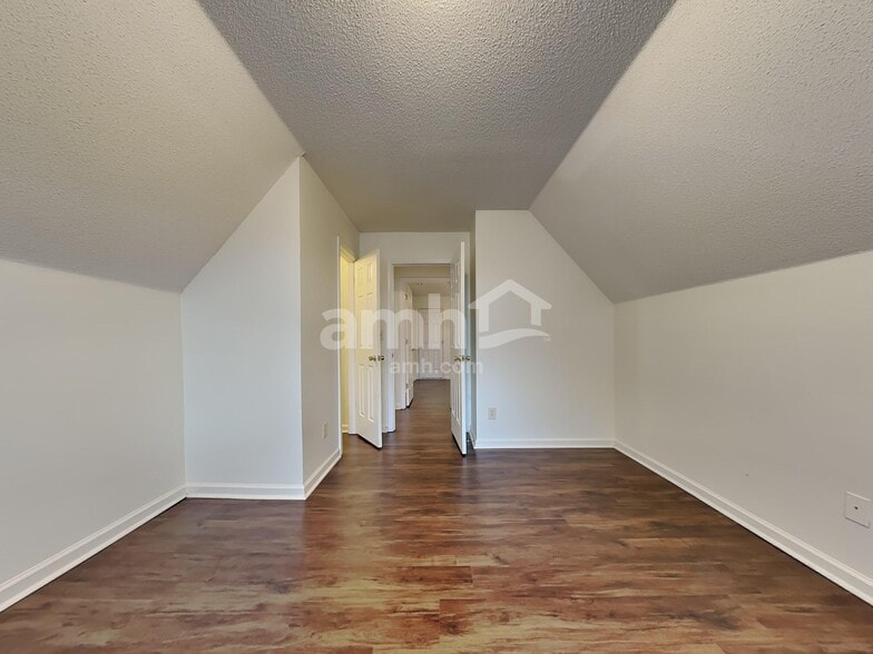 Building Photo - 6889 Show Boat Ln