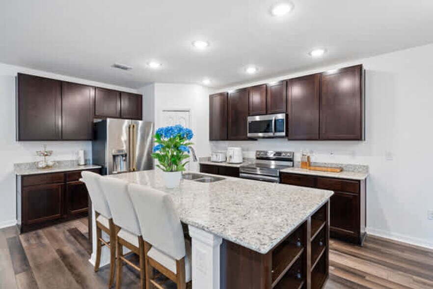 Building Photo - 14282 Coronado Dr