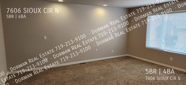 Building Photo - 7606 N Sioux Cir