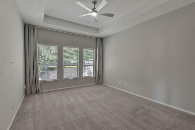 Building Photo - 12218 Valley Lodge Pkwy