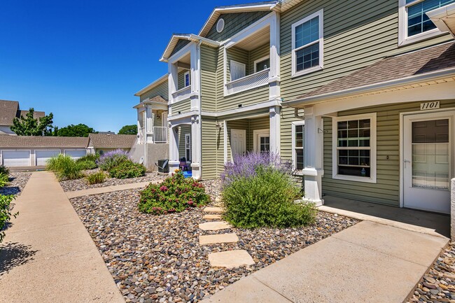 Building Photo - 623 Canyon Vista Way