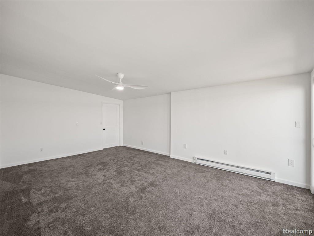 Building Photo - 1294 E Lake Dr