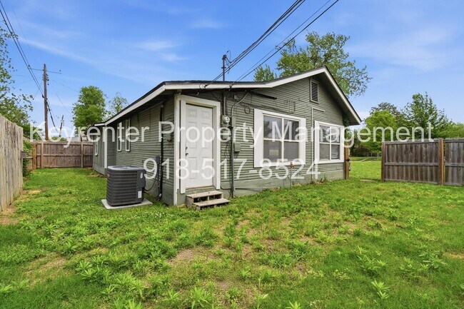 Building Photo - 2 Bed | 1 Bath | Tulsa
