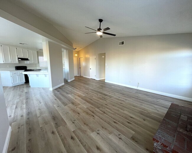Building Photo - 8101 Jacaranda Ave