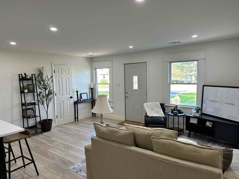 Building Photo - 37648 N Lake Vista Terrace