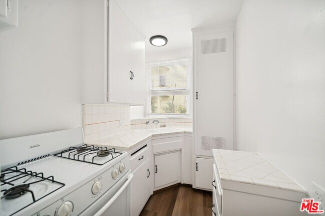 Building Photo - 4010 Los Feliz Blvd