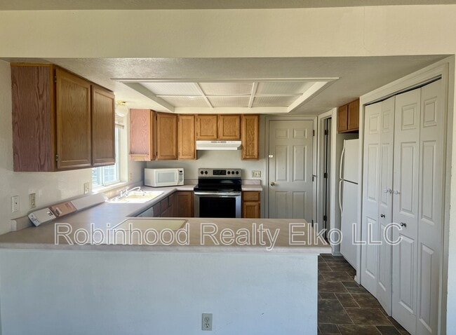 Building Photo - 132 Flora Pl