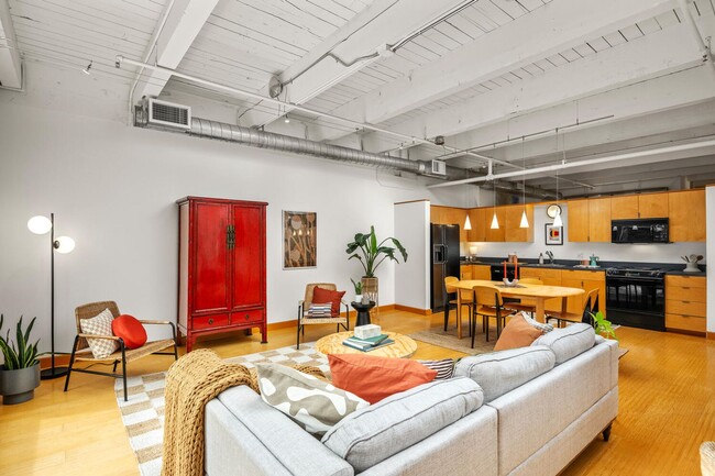 Building Photo - Gorgeous loft in a converted window factor...