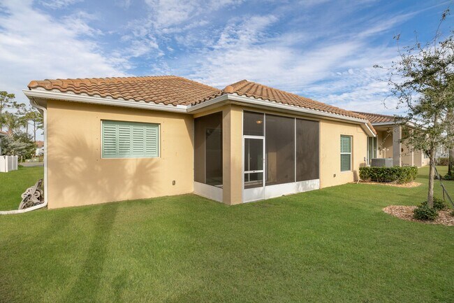 Building Photo - Luxury Living At An Affordable Price