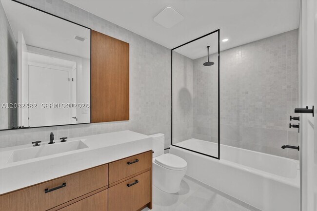 Building Photo - 2200 Brickell Ave