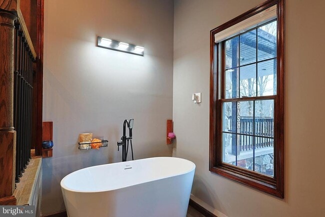 Building Photo - 761 Timberlake Dr