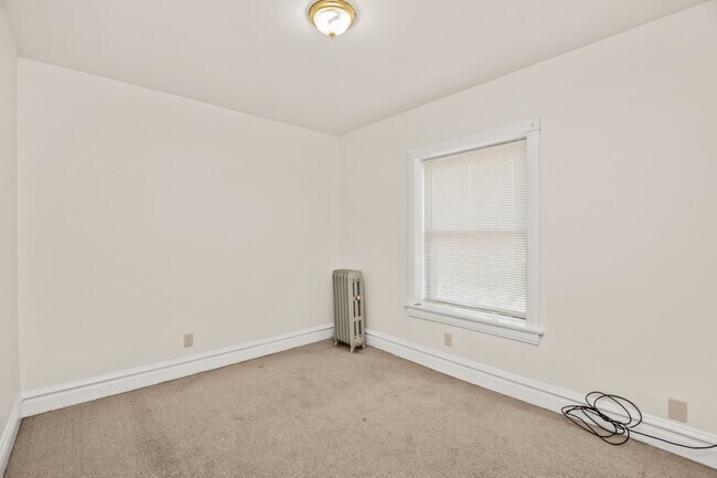 Building Photo - 6144 S Indiana Ave