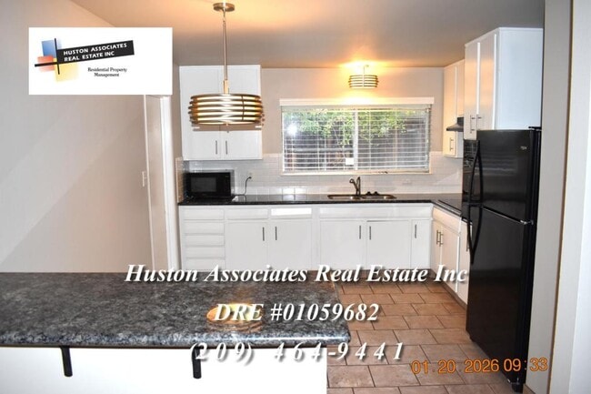 Building Photo - 7120 Inglewood Ave