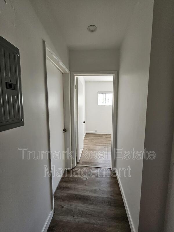 Building Photo - 2936 Honolulu Ave