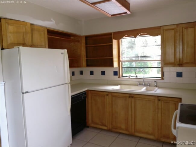 Building Photo - 1467 N Paul Dr