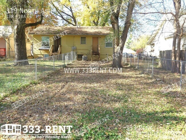 Building Photo - 119 North Ash-