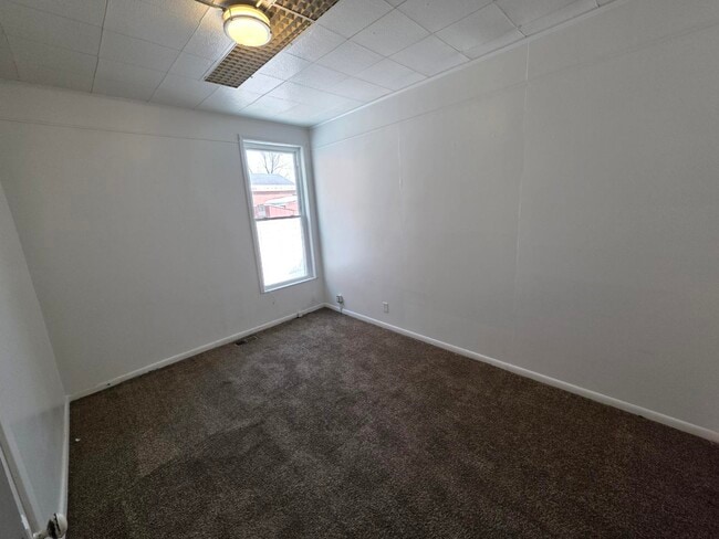 Building Photo - 171 E Washington St