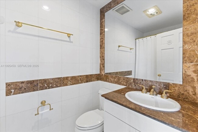 Building Photo - 2134 Fisher Island Dr