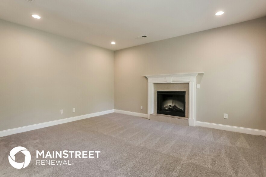 Building Photo - 1299 Vonda Ln SW