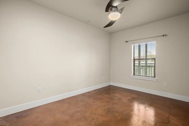 Building Photo - 1807 Poquito St