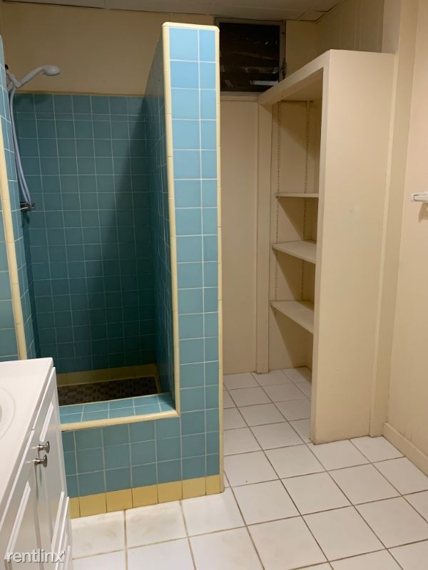 Building Photo - 3 br, 1 bath House - 1547 Alencastre St.