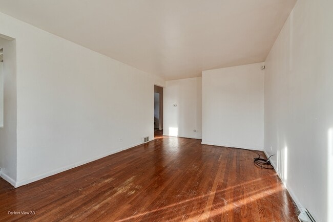 Building Photo - 2130 W 71st Pl