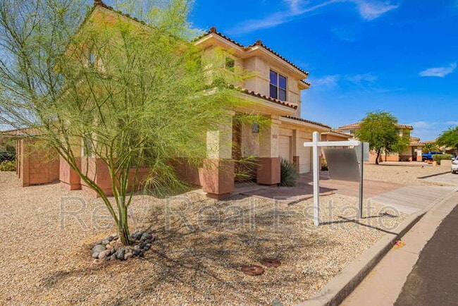 Building Photo - 13550 W Cypress St