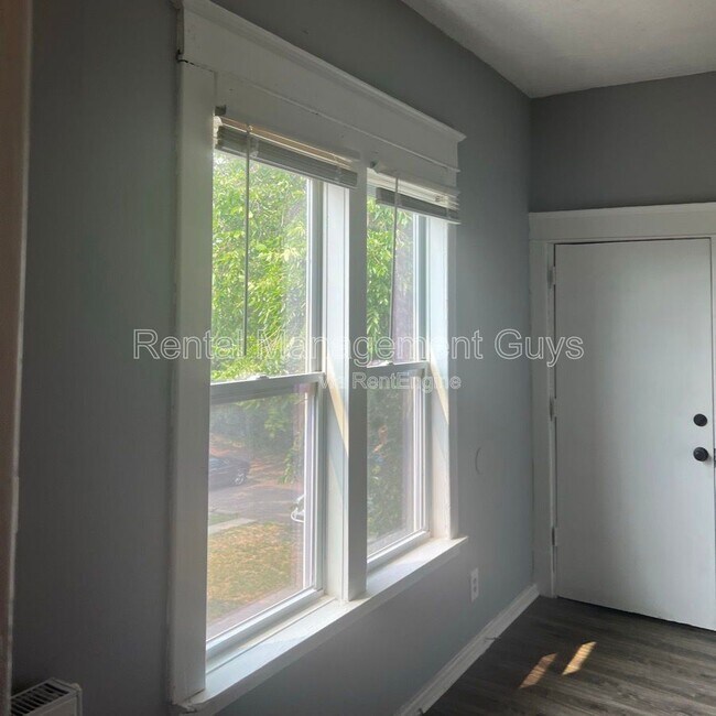 Building Photo - 1015 N Humboldt Ave